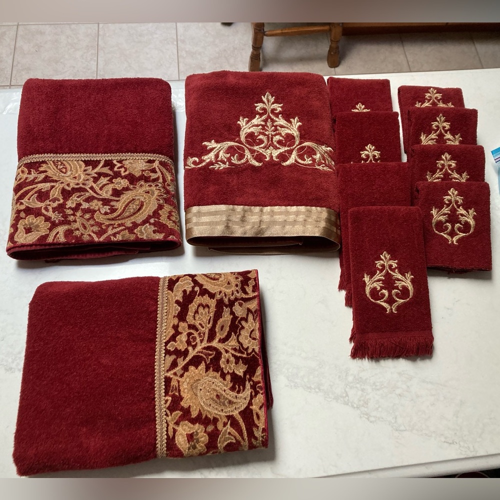 11 pc bundle of cotton guest towels by Avanti Arabesque and Monaco patterns